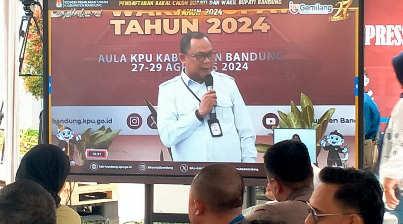 Usai Daftar ke KPU, Dua Paslon Bupati dan Wakil Bupati Bandung Jalani Pemeriksaan Kesehatan