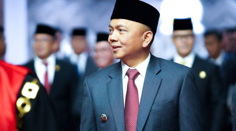 Pimpinan DPRD Resmi Dilantik, Pj Wali Kota Bandung Sampaikan Pentingnya Kolaborasi