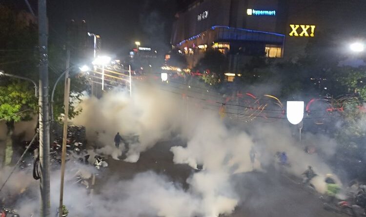 Aliansi Masyarakat Laporkan Dugaan Mark Up Pengadaan Gas Air Mata ke KPK