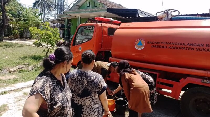 BPBD Kabupaten Sukabumi Salurkan Air Bersih untuk Warga Terdampak Kekeringan