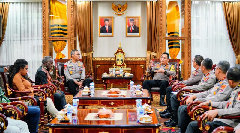 Kapolri Temui Negosiator Pembebasan Pilot Susi Air, Apresiasi Kedepankan Soft Approach