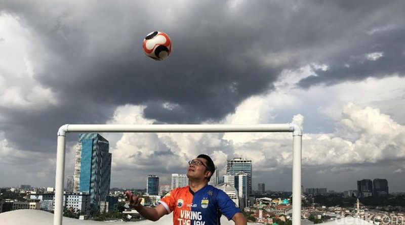Cinta Ridwan Kamil Untuk Siapa? Persib atau Persija?