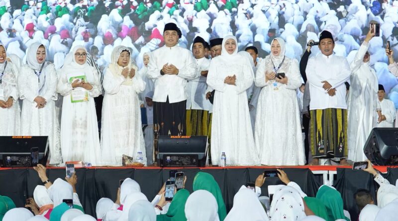 Khofifah Hadiri Haul ke 32 Buya Mas Muhammad Fathoni