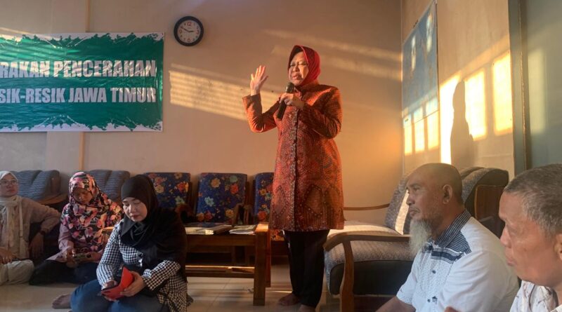 Risma Kunjungi Posko Relawan Sampaikan Visi dan Misi