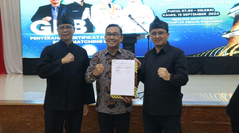 Pemkab Bandung: Gebyar Penyerahan Sertifikat Halal, Merek HAKI, TKDN IK, Kurasi dan Business Matching