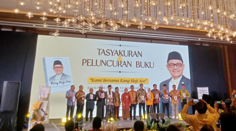 Wakil Ketua Komisi VIII DPR RI Dr. H. TB. Ace Hasan Syadzily Luncurkan Buku di Kabupaten Bandung