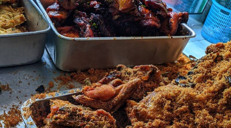 11 Tempat Makan Rekomendasi di Kota Bandung