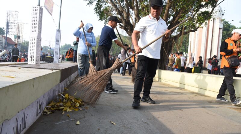 15 Ribu ASN Sidoarjo Serentak Kerja Bakti Bersama