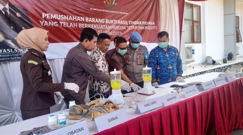 Kejari Kabupaten Sukabumi Musnahkan Barang Bukti Kasus Narkotika hingga Tawuran