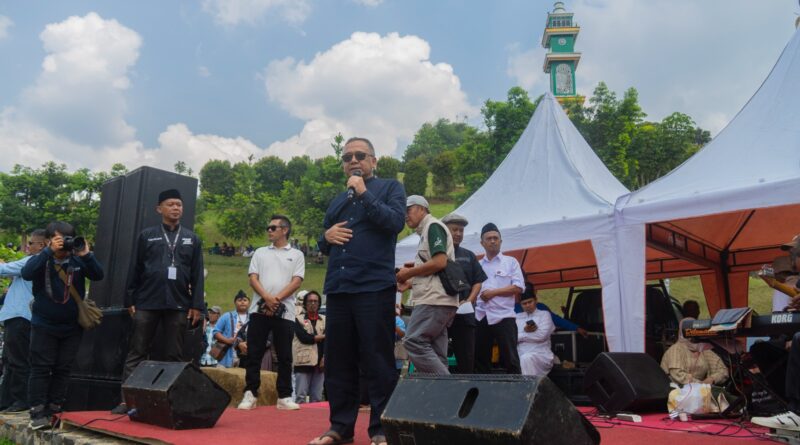 Ketika Masyarakat Keluhkan Jalan Rusak di Sukabumi ke Calon Bupati Iyos Somantri