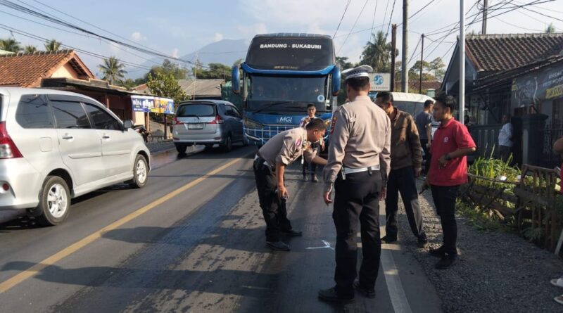 Kecelakaan di Sukabumi: Truk Hantam Angkot, 1 Orang Tewas, 8 Luka