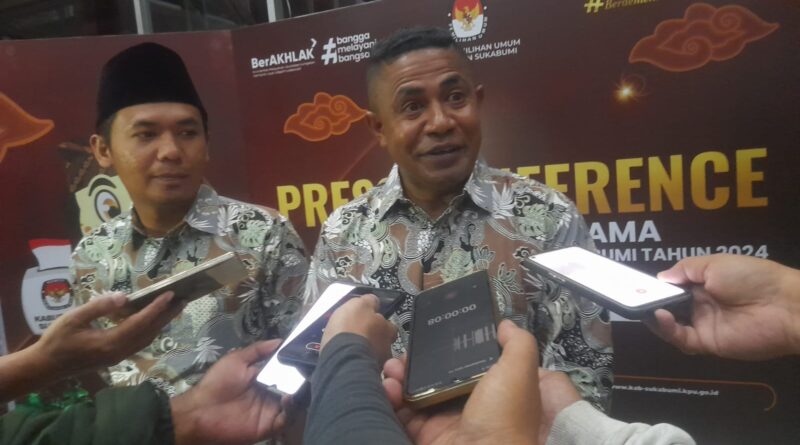 Paslon Disoraki saat Bicara, KPU Sukabumi Evaluasi Debat Pertama Calon Bupati-Wakil Bupati