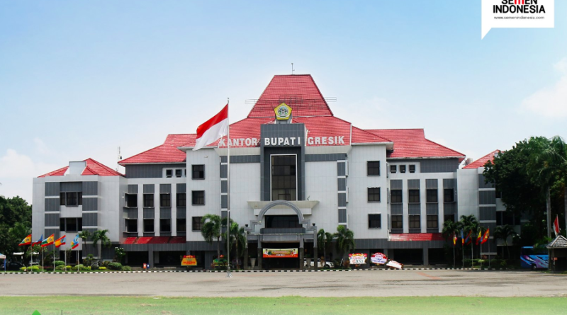 Pemkab Gresik Raih 2 Penghargaan East Java Investment Forum