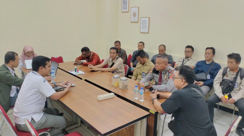 Polresta Bandung Bersama KPU dan Bawaslu Monitoring Produksi Surat Suara untuk Pilkada 2024