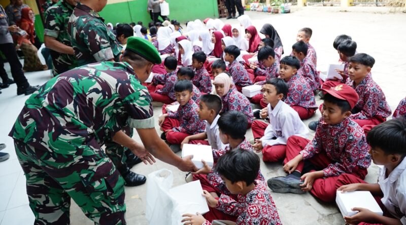 Makan Bergizi Gratis Terus Dilakukan Polresta Bandung dan Kodim 0624/ Kabupaten Bandung