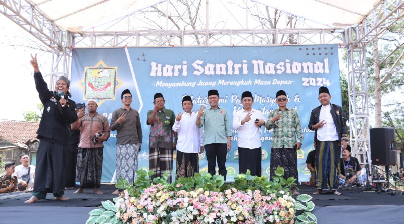 Cabup Bandung Dadang Supriatna Hadir di Tengah-tengah Masyarakat Pada Giat Hari Santri Nasional di Kecamatan Pacet