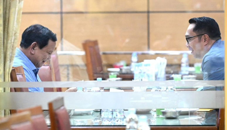 Prabowo dan Ridwan Kamil Berbincang Santai Sambil Makan Malam di Jakarta