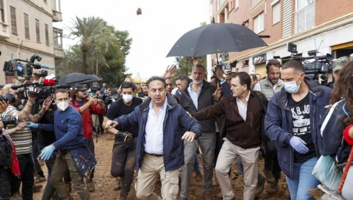 Raja dan Ratu Spanyol Dikecam oleh Warga Valencia Usai Banjir Parah