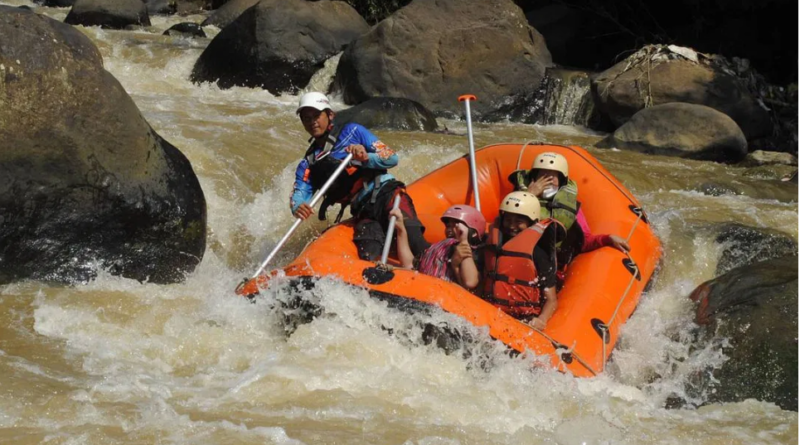 Tempat Rafting Seru di Bandung untuk Penggemar Adrenalin