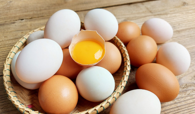 Perbandingan Nutrisi Telur Ayam dan Telur Bebek