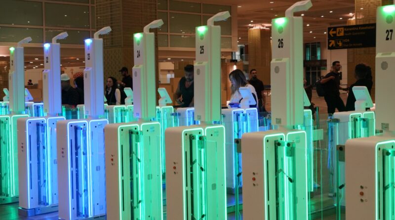 Orang Asing Pemegang ITAP dan ITAS Bisa Melintasi Autogate Imigrasi