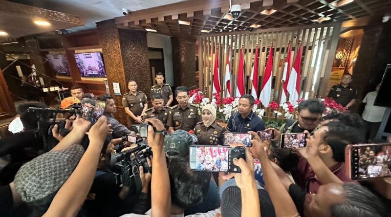 Kajati Jatim Mia Amiati Terangkan 3 Hakim Perkara Ronald Tannur Dibawa ke Kejagung