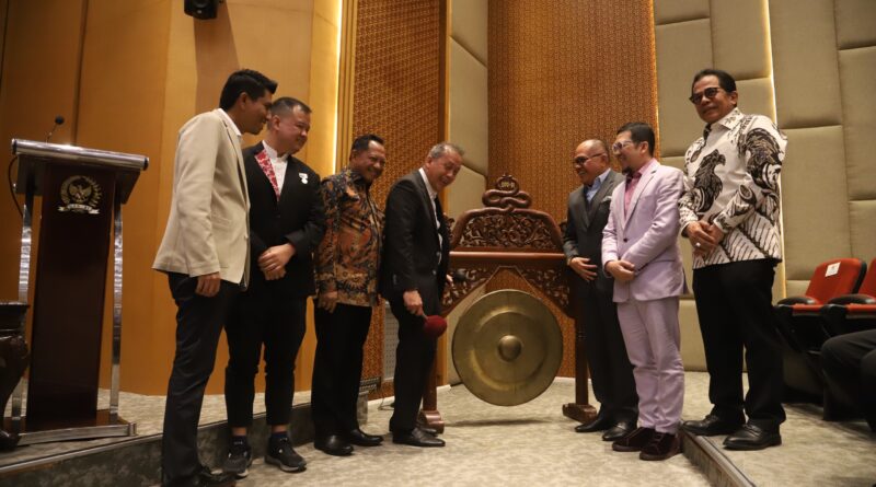 Komisi II DPR RI Raih Rekor Muri, Saan Mustopa Bangga