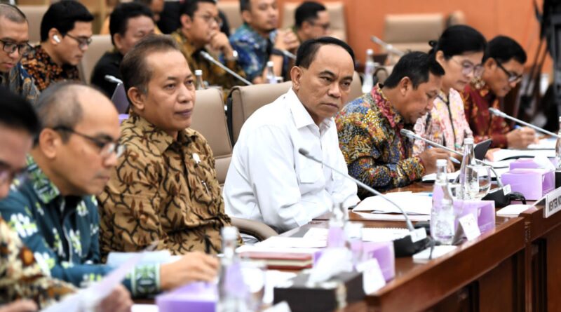 Rapat Perdana di DPR, Menkop Paparkan 12 Prioritas dalam Mendukung Asta Cita Presiden 9 Rapat Perdana di DPR, Menkop Paparkan 12 Prioritas dalam Mendukung Asta Cita Presiden