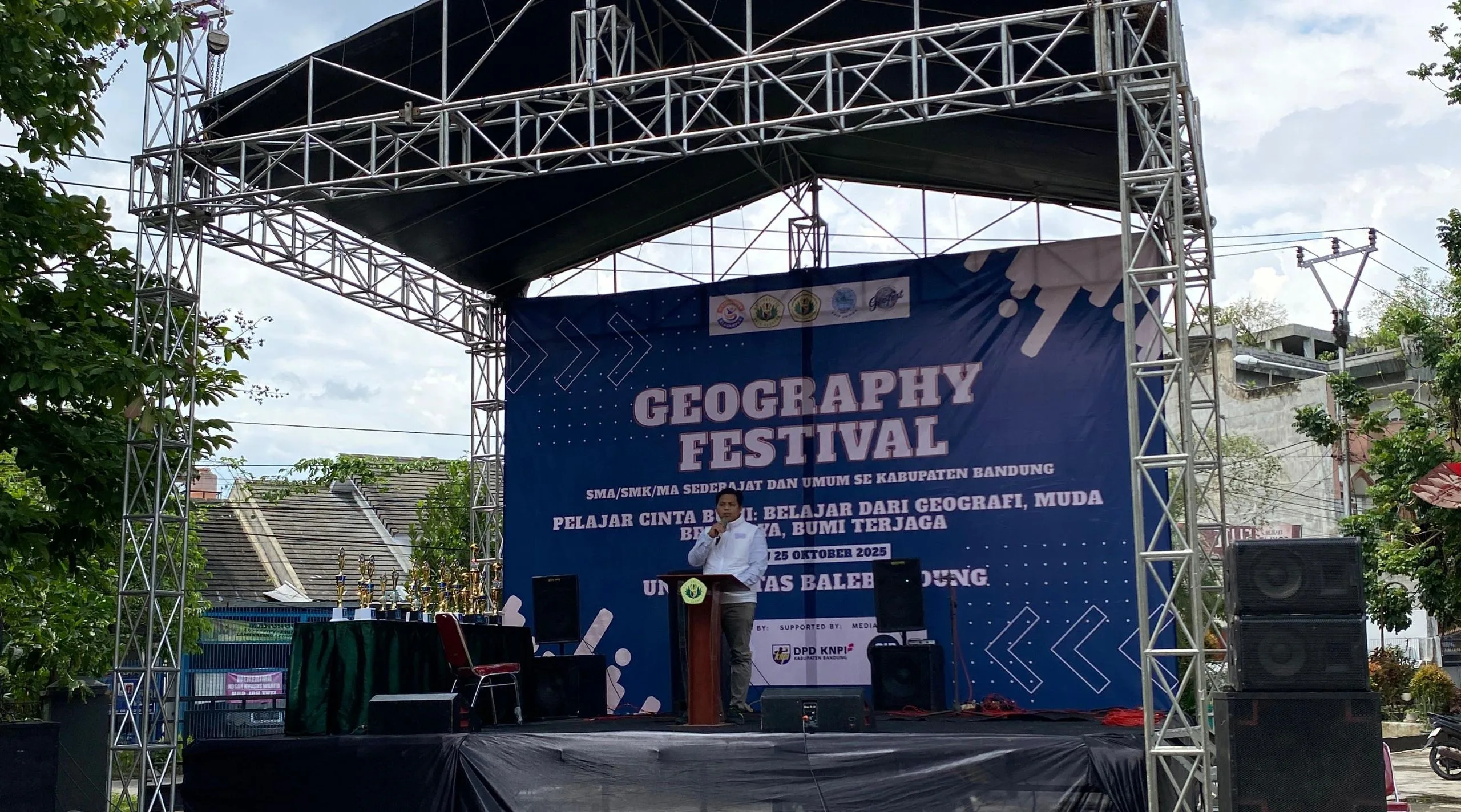 KNPI Kab. Bandung Apresiasi Geography Festival UNIBBA: Pelajar Cinta Bumi, Muda Berkarya 1 Desain tanpa judul 26