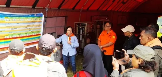 Ceu Tri, “Kolaborasi Antarsektor Sangat Penting dalam Penanganan Bencana” 1 Ceu Tri, “Kolaborasi Antarsektor Sangat Penting dalam Penanganan Bencana”