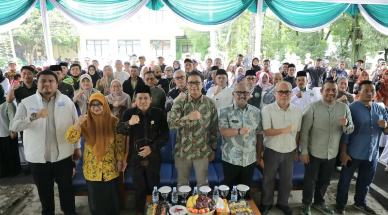Puluhan Pasangan Ikuti Gebyar Isbat Nikah Terpadu di Kabupaten Bandung 5 Puluhan Pasangan Ikuti Gebyar Isbat Nikah Terpadu di Kabupaten Bandung