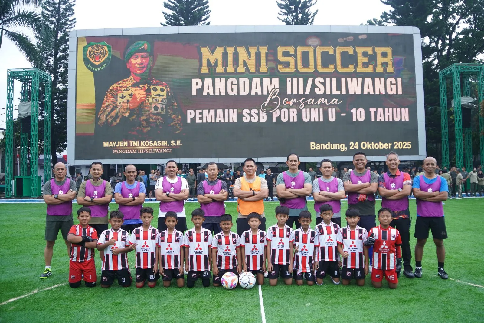 Kodam III/Slw Gelar Laga Mini Soccer Bersama SSB POR UNI U-10 di Bandung 2 WhatsApp Image 2025 10 24 at 16.25.55