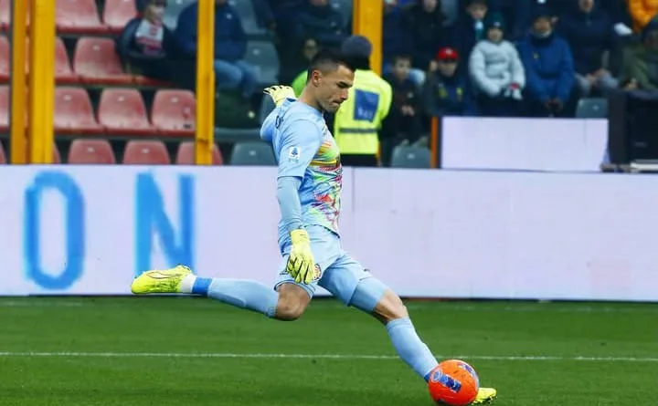 Tembok Bernama Audero, Cremonese Gagalkan Verona di Giovanni Zini
