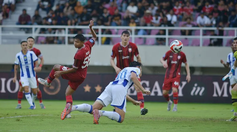 Jung Bungkam Manahan, PERSIB Curi Tiga Poin
