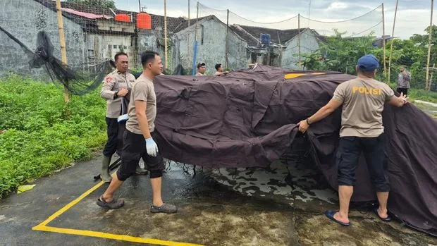 Banjir Rendam Permukiman Kibin, Polisi Buka Dapur Umum di Tengah Tragedi Terputusnya Aktivitas Warga