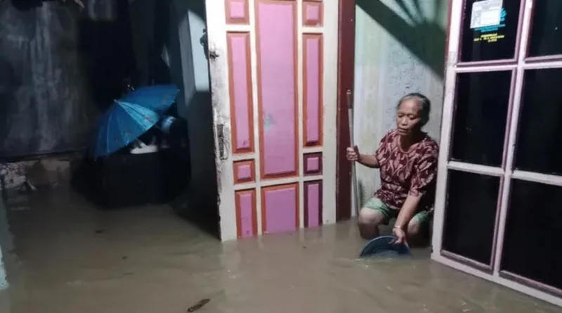 Tragedi Banjir Jember: Seorang Warga Tewas Tersengat Listrik Saat Bersihkan Rumah