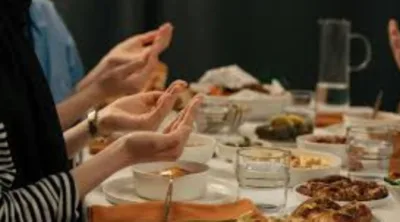 Doa Hari ke-5 Ramadhan lengkap Arab Latin dan arti dibaca saat awal bulan puasa./visi.news/freepik.