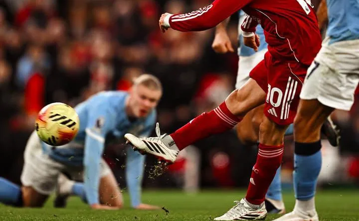 Dua Puluh Menit yang Mengguncang Anfield: Mental Juara Manchester City Membalikkan Nasib Liverpool