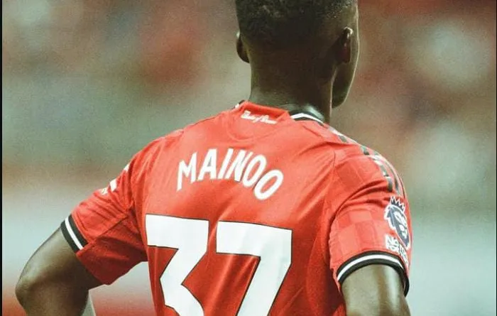 Dari Ambang Pintu Napoli ke Jantung Old Trafford: Malam Ketika Kobbie Mainoo Diselamatkan Carrick
