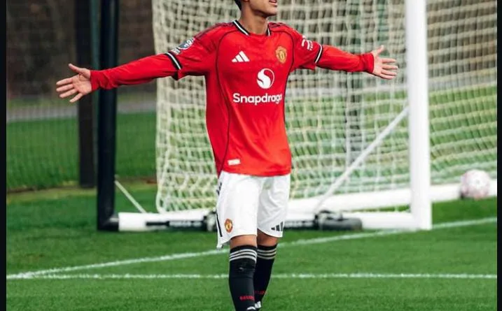 Carrington Jadi Saksi Momen Bersejarah: JJ Gabriel Naik Kelas di Tengah Krisis Skuad United
