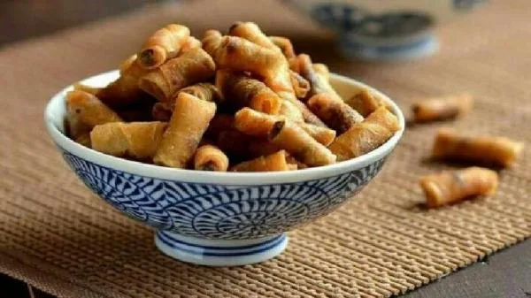 Sumpia sebagai Kuliner Khas Cimahi camilan gurih renyah./visi.news/ist.