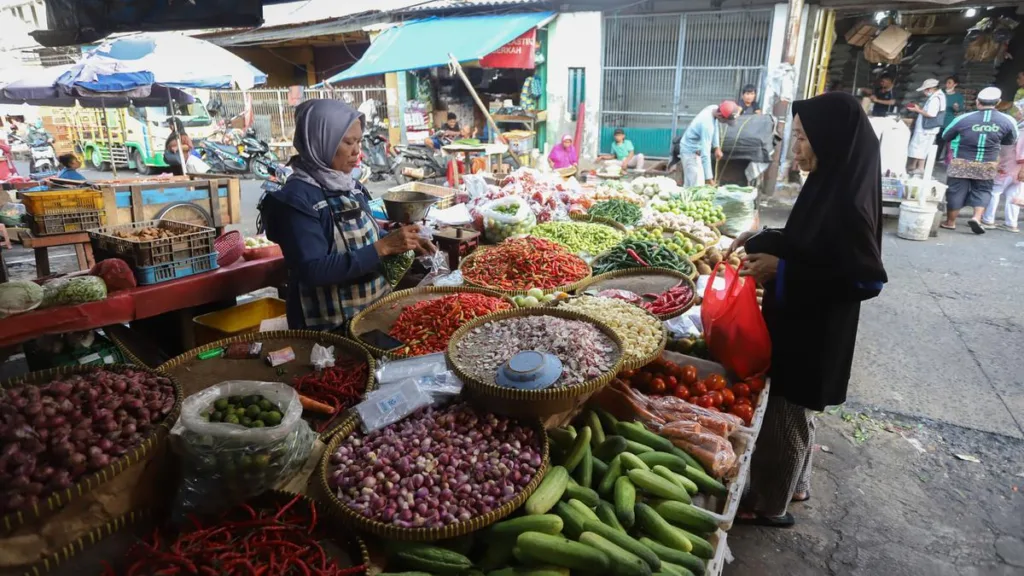 Aktivitas pasar tradisional terkait harga pangan nasional di Indonesia./visi.news/ist.