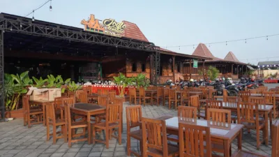 Kuliner Demak 2026 rumah makan terkenal di Kabupaten Demak Jawa Tengah. 4.5 RM Cipto Roso Spesial Sop Balungan 4.1 Warung Ndeso Sarwo Eco 4.4 Joglo Kembar Cafe & Resto Demak 4.1 RM Kalijaga 4.4 Rumah Makan Rahayu./visi.news/ist.
