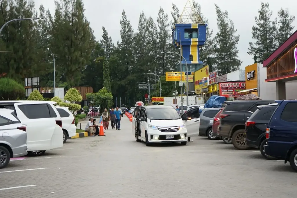 Rest area Tol Trans-Jawa tempat pemudik beristirahat saat perjalanan jauh./visi.news/readers.id.