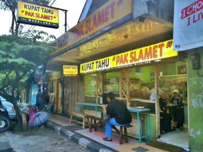 Rekomendasi kuliner di Kota Salatiga 2026: Tahu Kupat Bu Slamet./visi.news/ist.