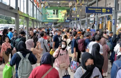 Tiket kereta mudik Lebaran 2026 mulai banyak dipesan masyarakat di berbagai stasiun./visi.news/ist.