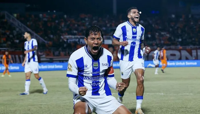 Persib tetap di puncak klasemen setelah imbang melawan Borneo FC di Stadion Segiri./visi.news/bobotoh.com