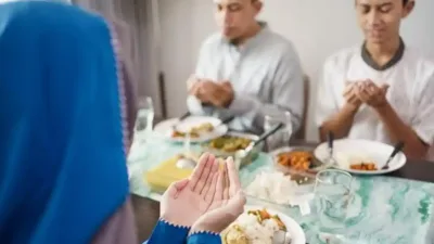 Doa Hari ke-17 Ramadhan lengkap Arab Latin dan arti dibaca saat awal bulan puasa./visi.news/iStock.