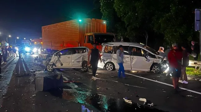 Rem Blong Diduga Picu Tabrakan Beruntun di Tol Cipularang, Dua Orang Tewas