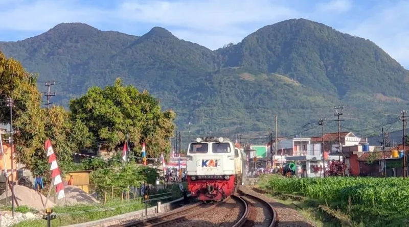 KAI Perluas Layanan, KA Sangkuriang Layani Bandung ke Ujung Timur Jawa